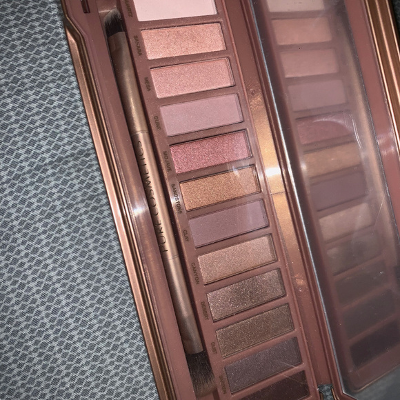 HOST PICK! Nude Eyeshadow Palette, Buff Collection - Picture 3 of 3